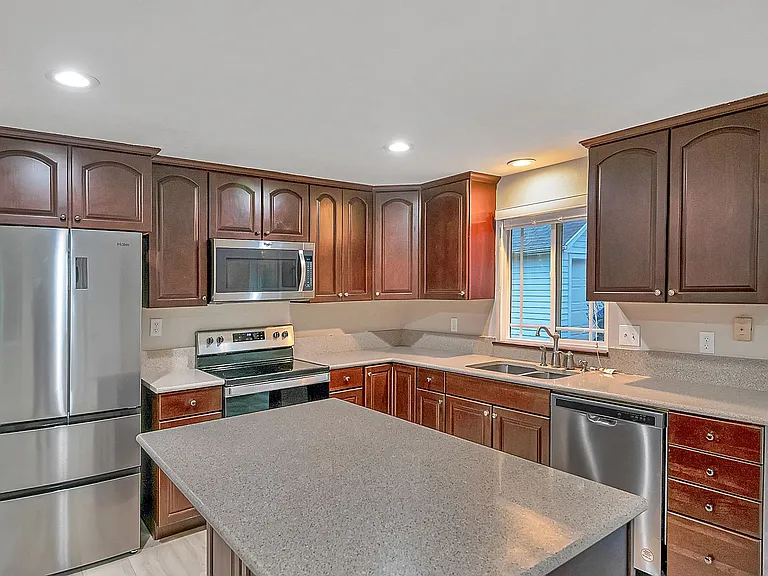 2533 N Willamette Blvd — Photo 7