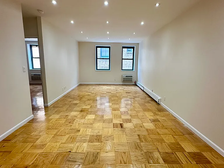 555 E 78th St #6EE — Photo 1