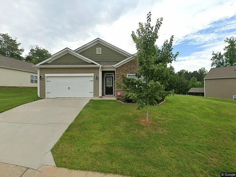 245 Hartwood Lake Ln — Photo 3