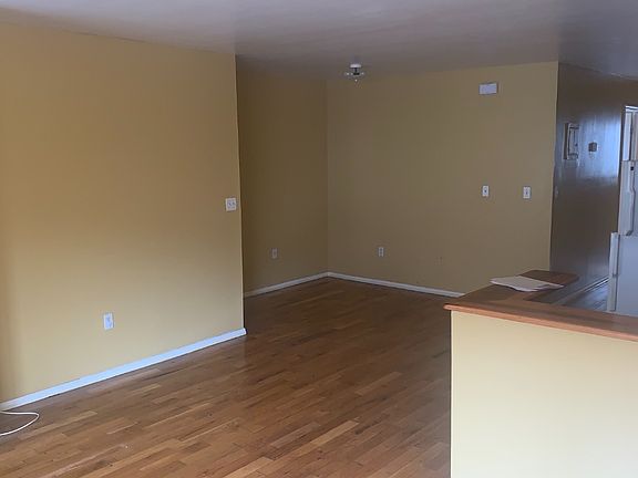 5th image of 704 E 182nd St Floor 3