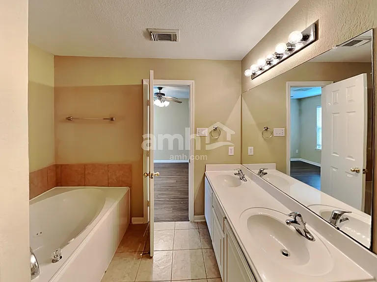 1022 Yorkshire Hollow Ln — Photo 14