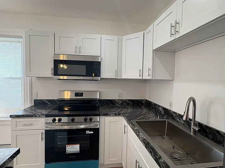 105 Beacon Ave #1 — Photo 3