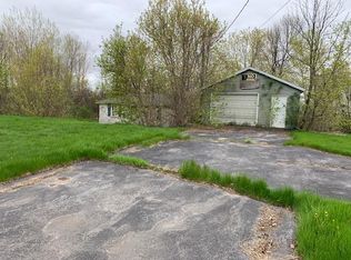 29 Church St, Champlain, NY 12919