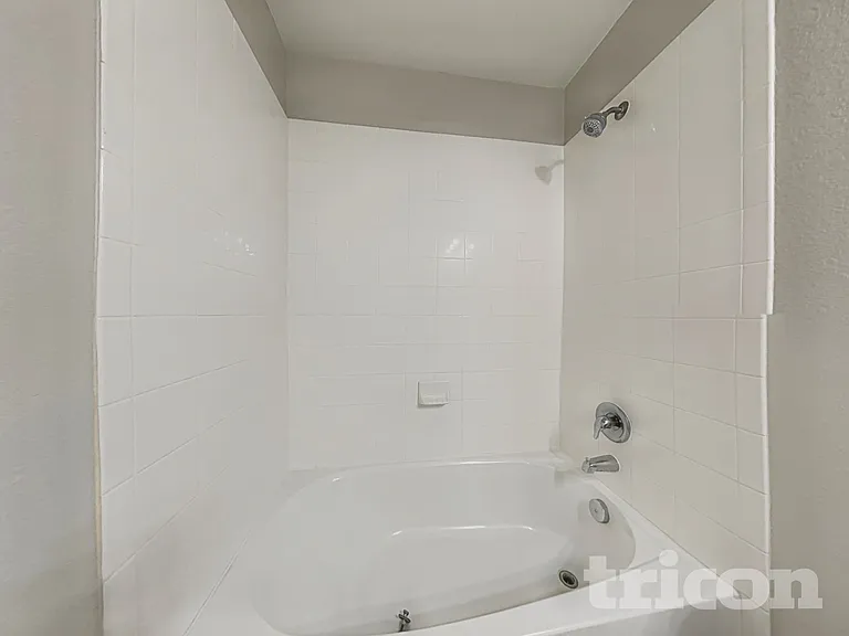 15102 Verela Dr — Photo 14
