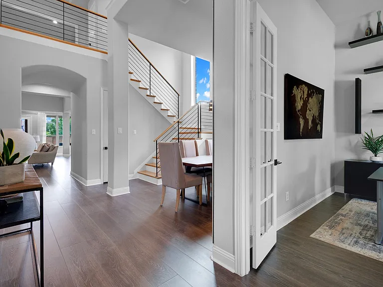 1301 Skyflower Ln — Photo 4