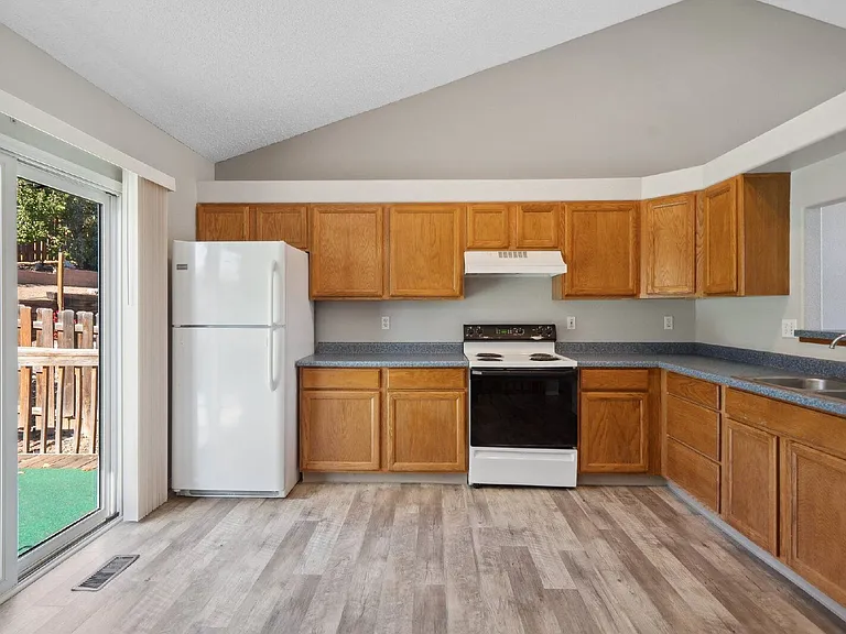 7430 Julynn Rd — Photo 12