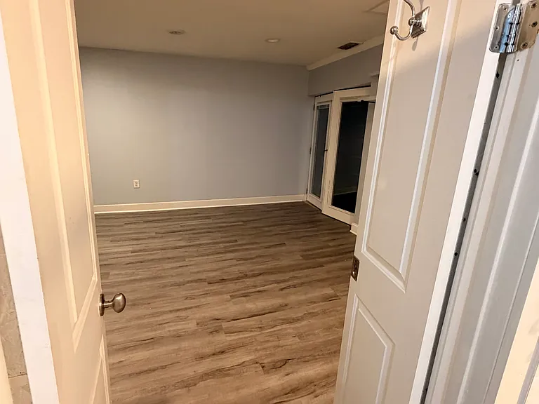 6704 S Himes Ave — Photo 5