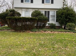 5164 Mayview Rd, Lyndhurst, OH 44124