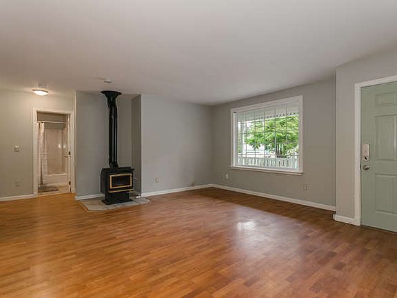 4th image of 27321 Baywood Dr NE