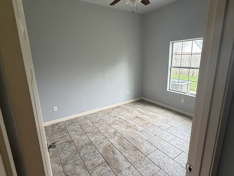 3412 Lausanne Ave — Photo 4