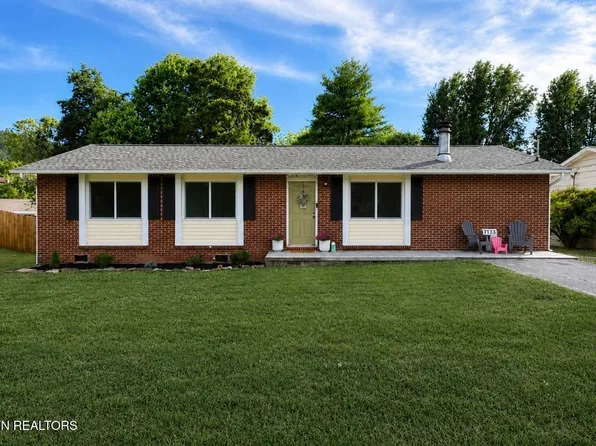 7133 Meadowbrook Cir, Knoxville, TN 37918