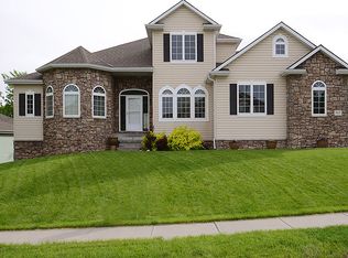 7413 S 94th St, La Vista, NE 68128