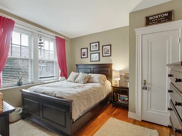 335 S Huntington Ave #9 — Photo 5
