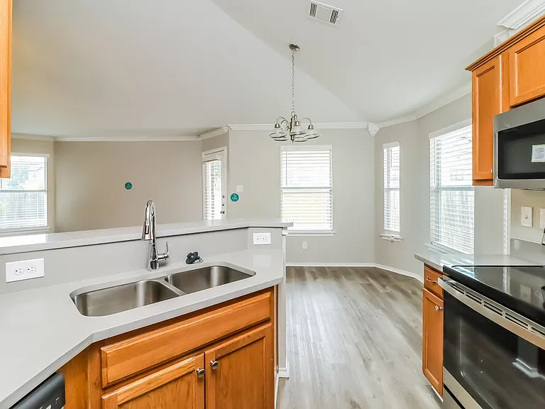 2105 Pacino Dr — Photo 10