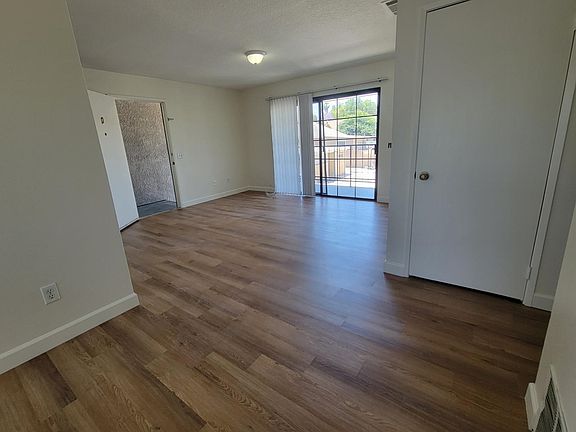 2nd image of 910 S Sheridan St APT D