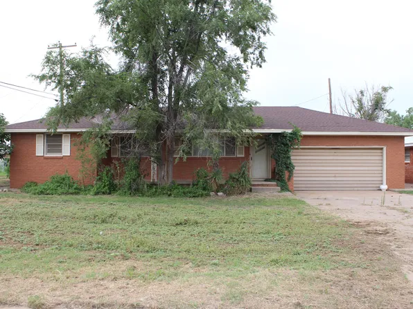 502 NW 7th St, Tulia, TX 79088