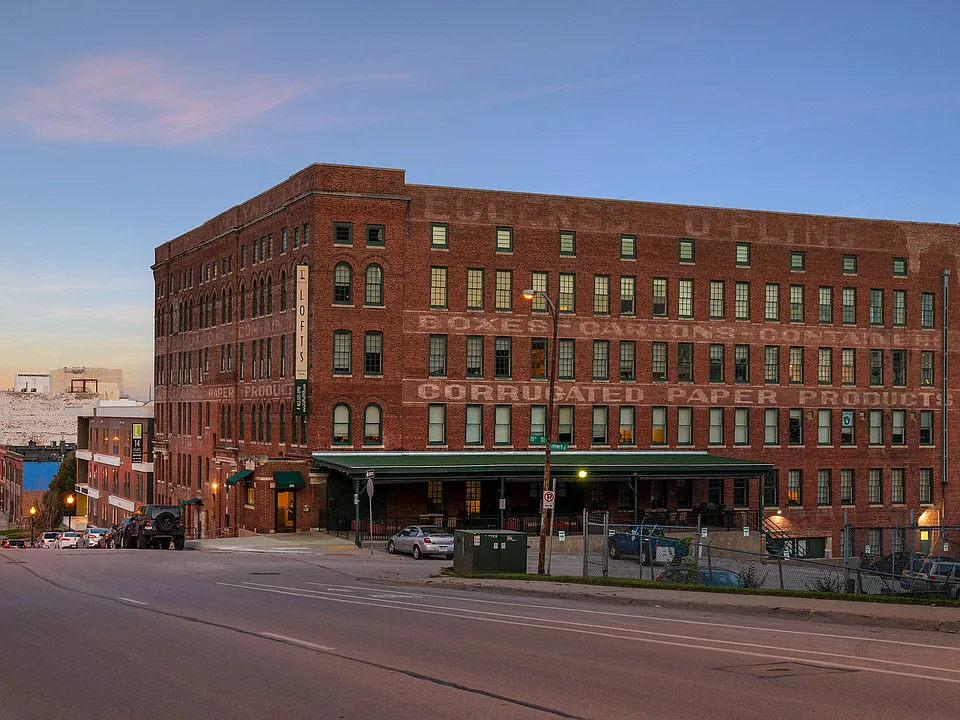 Building Photo 3