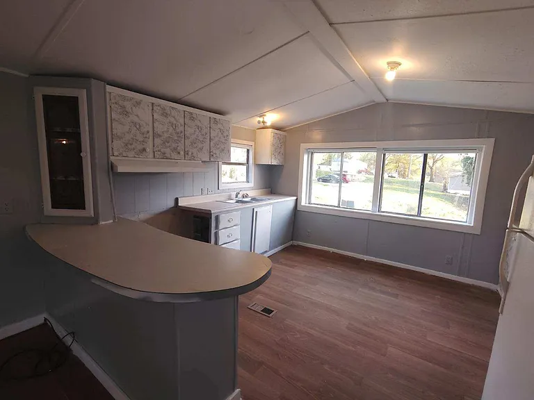 53 Valley View Dr — Photo 3