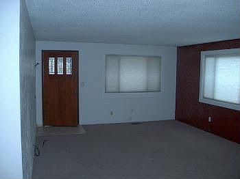5th image of 695 Berrydale Ave