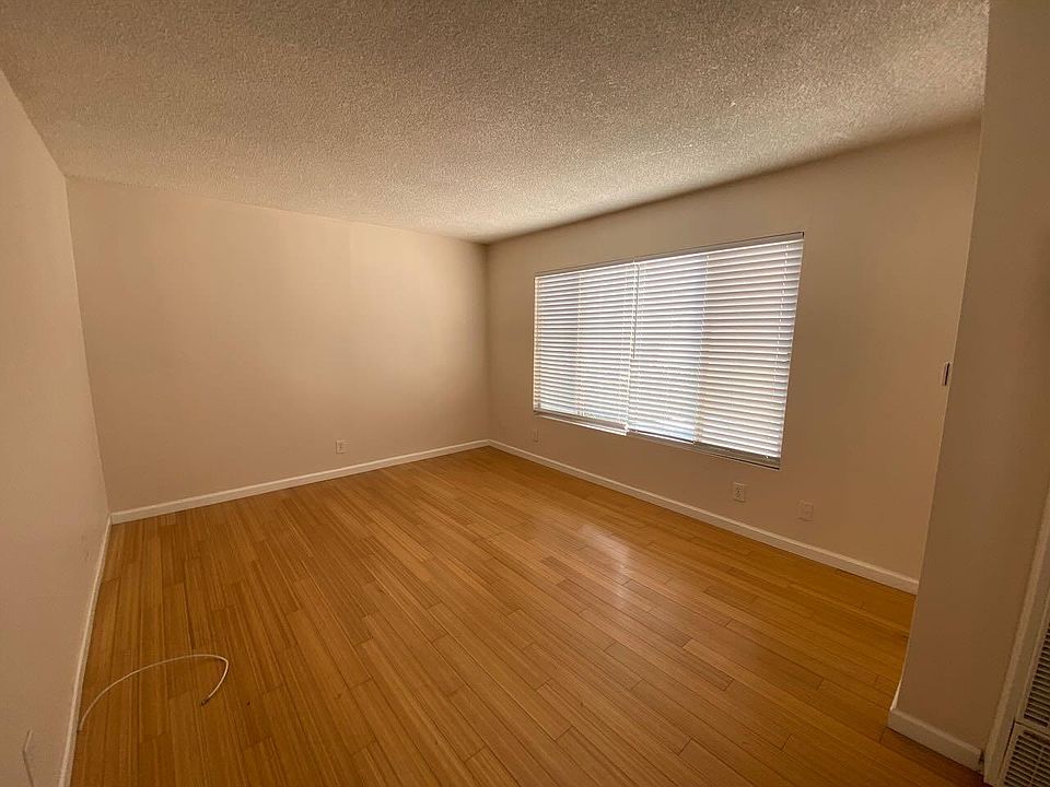 1st image of 2624 6th St