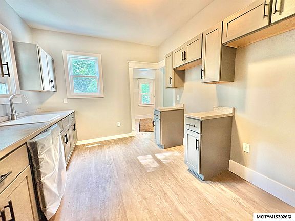 5th image of 325 1st St NW
