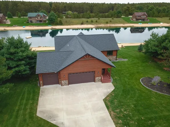 N7642 N Stone Gate Dr, New Lisbon, WI 53950