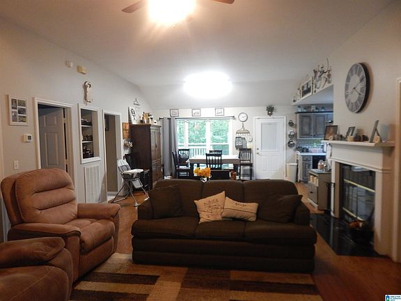 3rd image of 474 Caffee Creek Rd