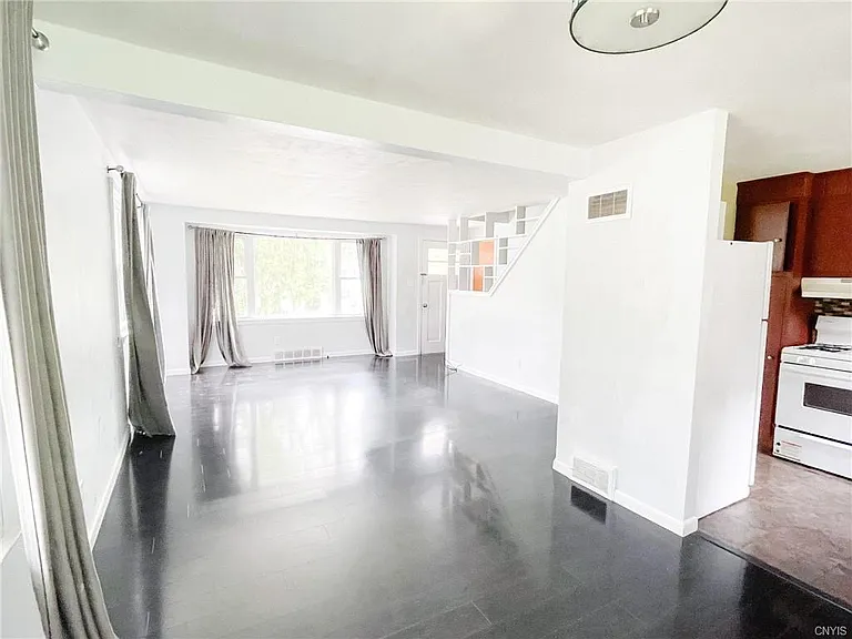 325 Homewood Dr — Photo 6