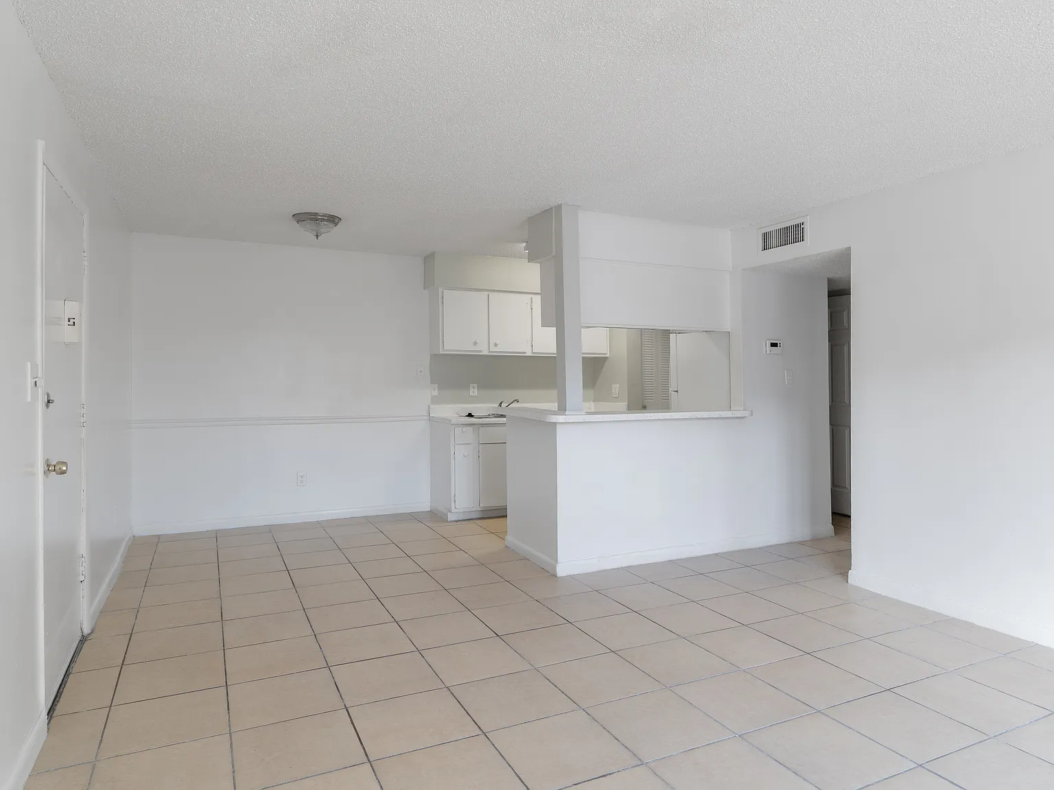 2 bed, 850 sqft, $1,700 — Photo 4
