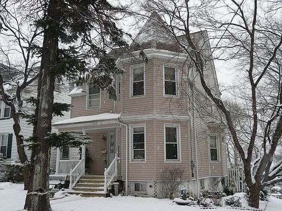 3rd image of 44 Hillside Ave