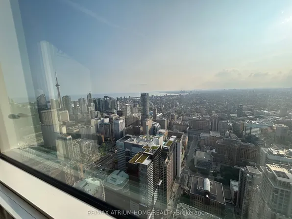 388 Yonge St, Toronto, ON