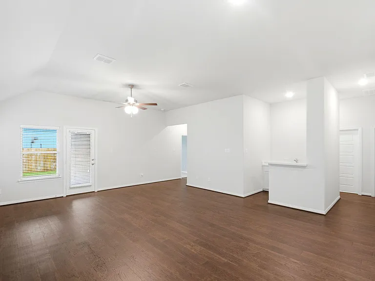 2106 Villa Flora Ln — Photo 12