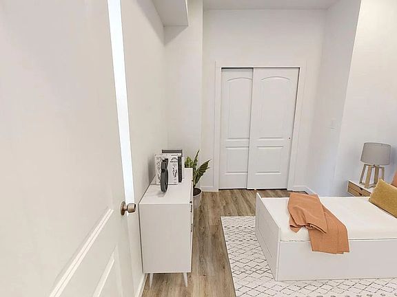 4th image of 2131 N 8th St