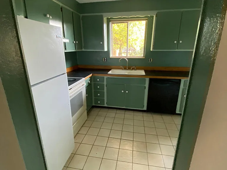 31 Gardner Dr — Photo 9