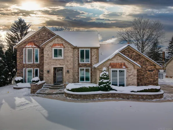 13848 Woodsett Ct, Shelby Township, MI 48315