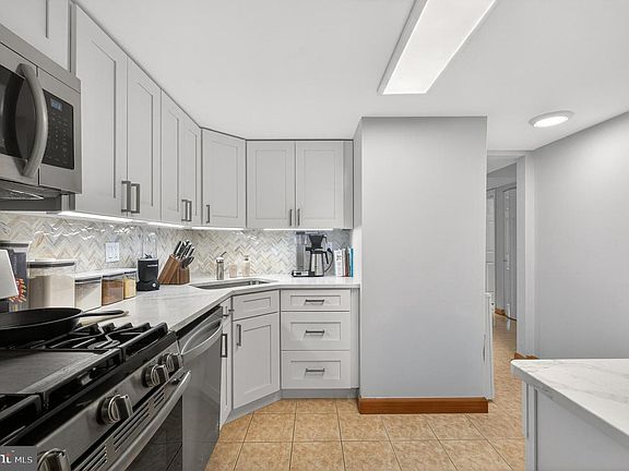 2nd image of 1536 Northgate Sq APT 21