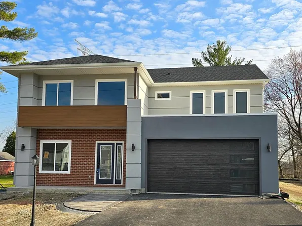 157 Pine Dr, Carol Stream, IL 60188