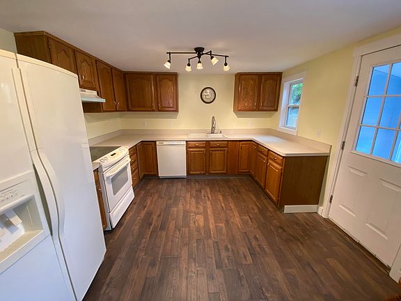 5th image of 293 Larke Ave