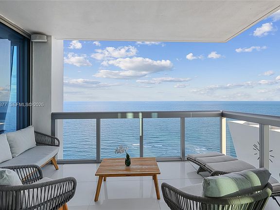 4th image of 6899 Collins Ave Unit 2208