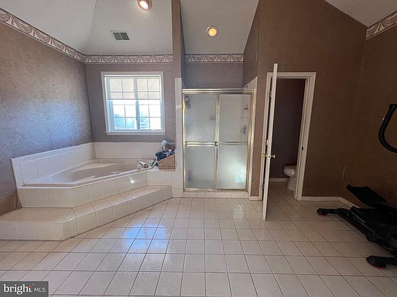 3rd image of 805 Sero Pine Ln