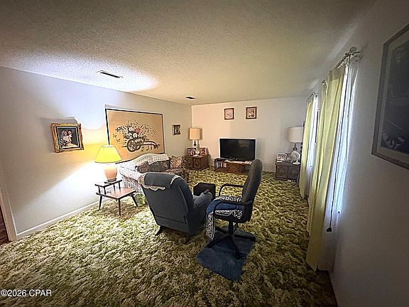 3rd image of 4642 River Dr