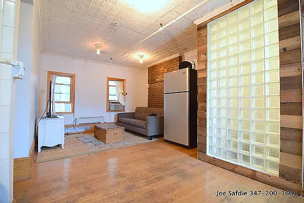 Rented by Safdie Realty Group | media 10