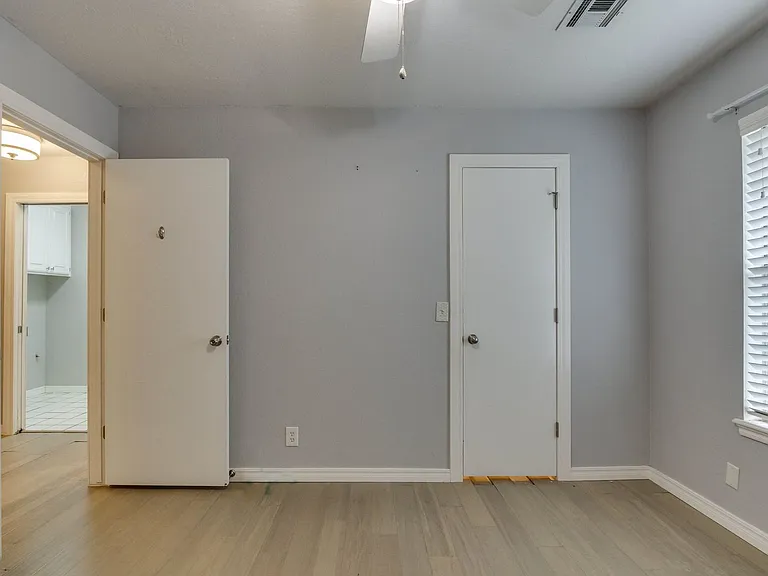 2701 Shady Tree Ln — Photo 20