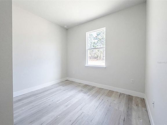5th image of 427 SW Alvarez Rd