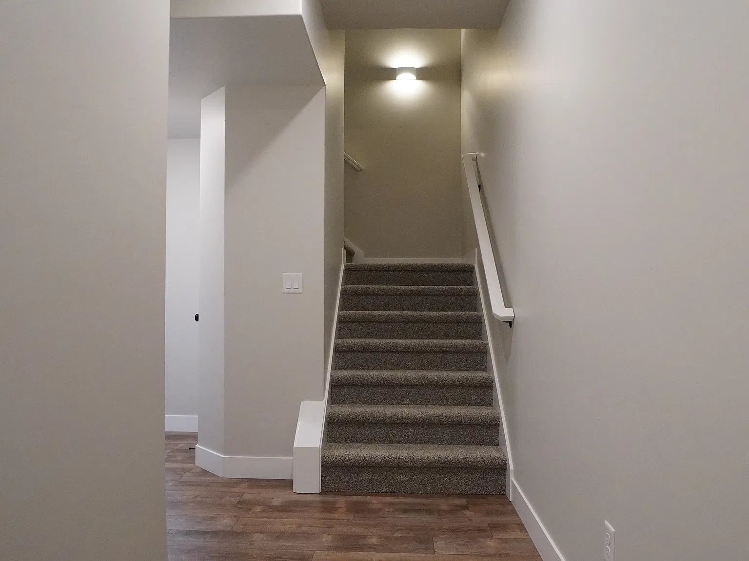 Beautiful townhome @ 1167 N Canterbury Way, Clearfield — Photo 3