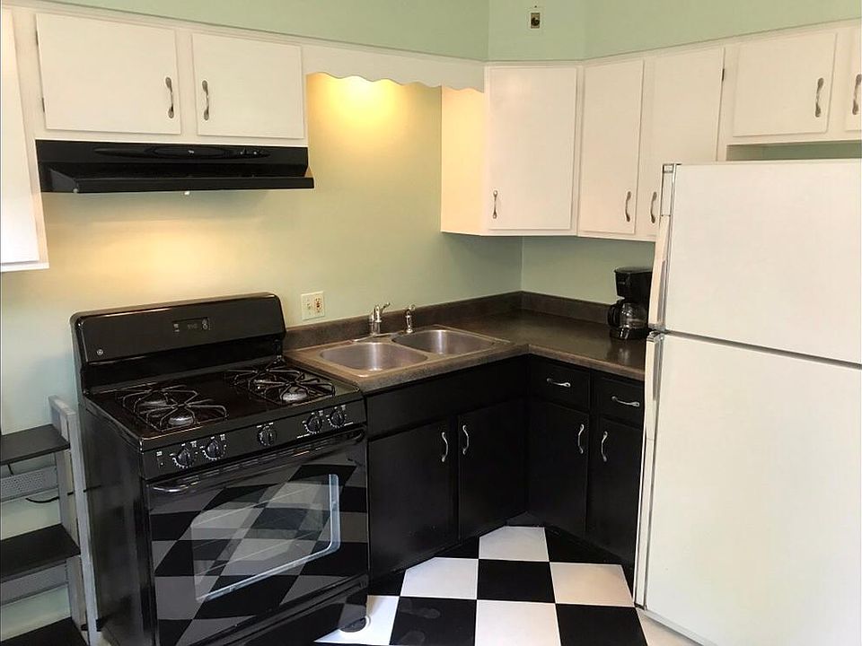 1st image of 46 N Lake Ave APT 1E