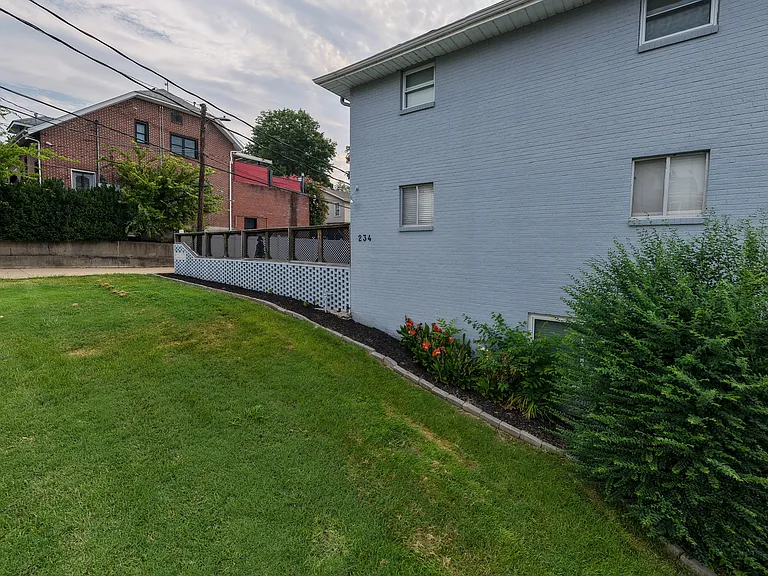 234 N Lorimier St #5 — Photo 2