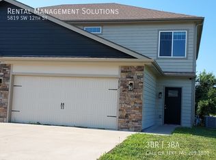 5819 SW 12th St, Topeka, KS 66604