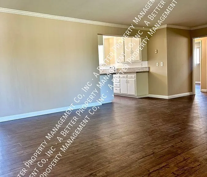 4138 Hathaway Ave #4 — Photo 2