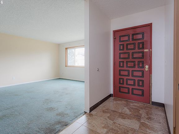 3rd image of 5818 Idaho St